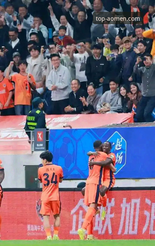 青岛海牛3-1终结13年不胜海港，澳门娱乐平台如何解读这场战术逆袭？